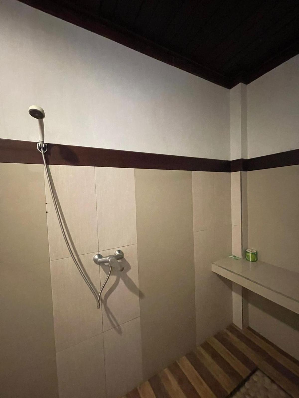 Bali Munduk Delux Bungalow Villa ซีงาราจา ภายนอก รูปภาพ