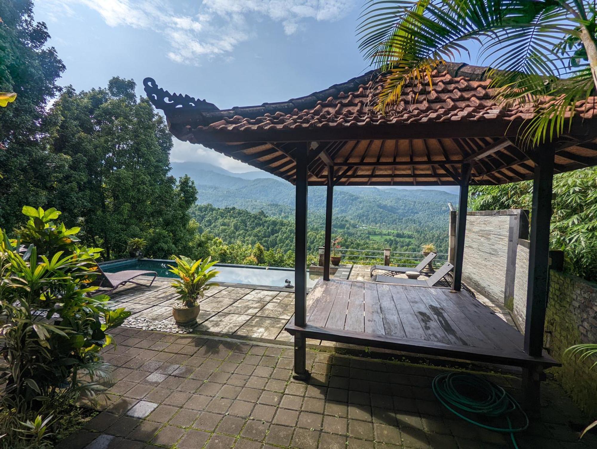Bali Munduk Delux Bungalow Villa ซีงาราจา ภายนอก รูปภาพ